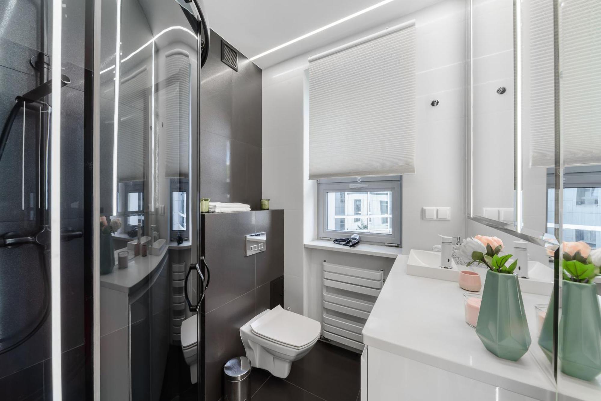 Apartment Lumina Design With Beautiful View Warsaw