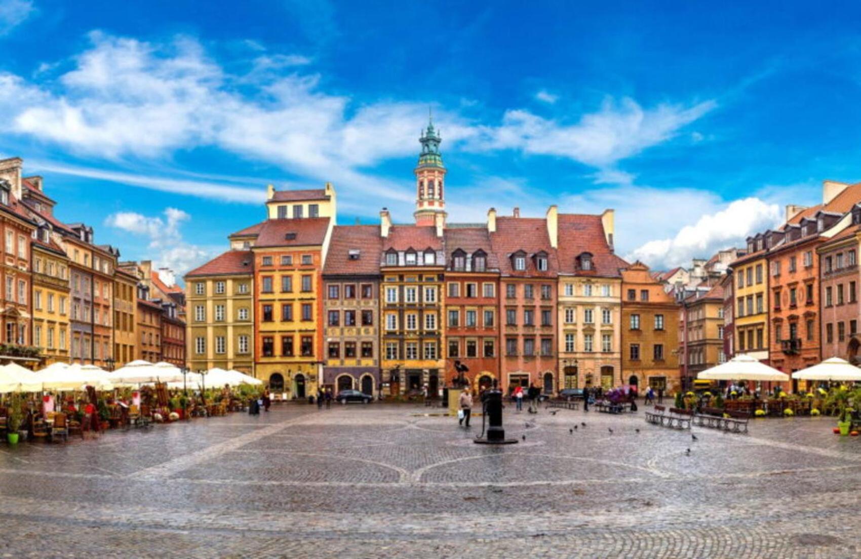 Lumina Design With Beautiful View Warsaw